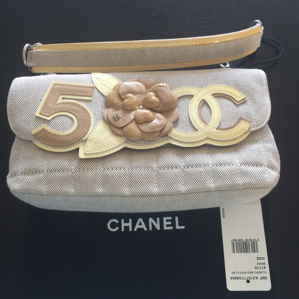 Vintage CHANEL cream color fabric & leather BAG🎉HP